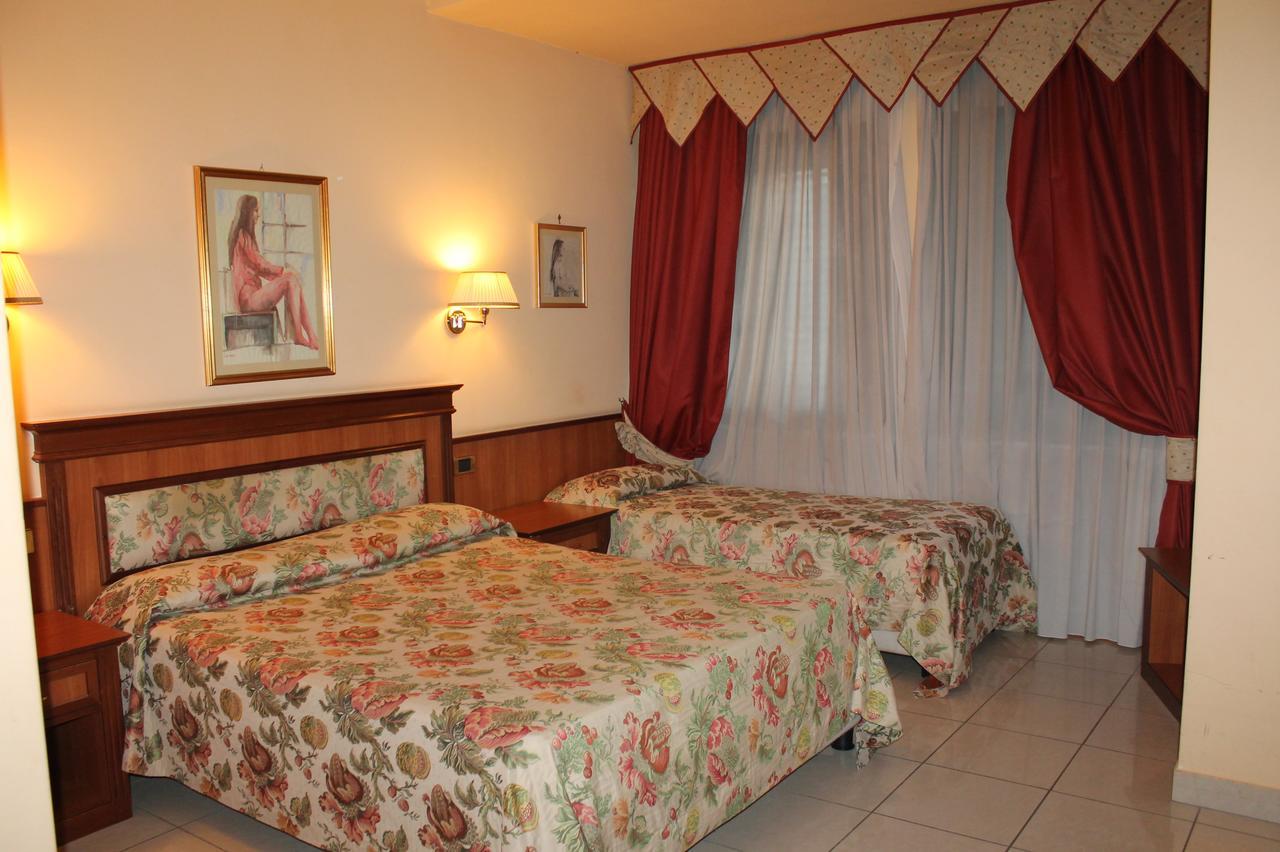 Hotel Malaga Αβελλίνο Εξωτερικό φωτογραφία