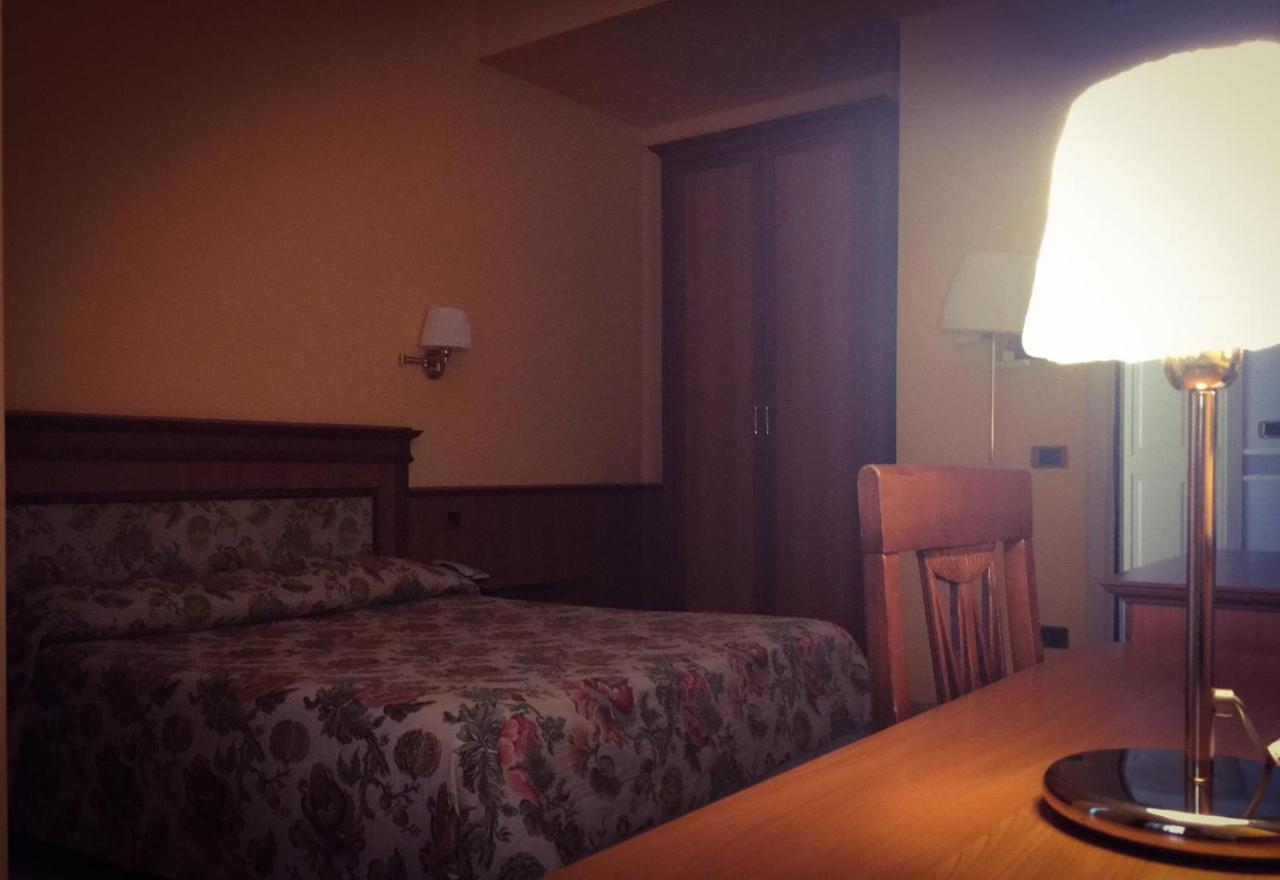 Hotel Malaga Αβελλίνο Εξωτερικό φωτογραφία